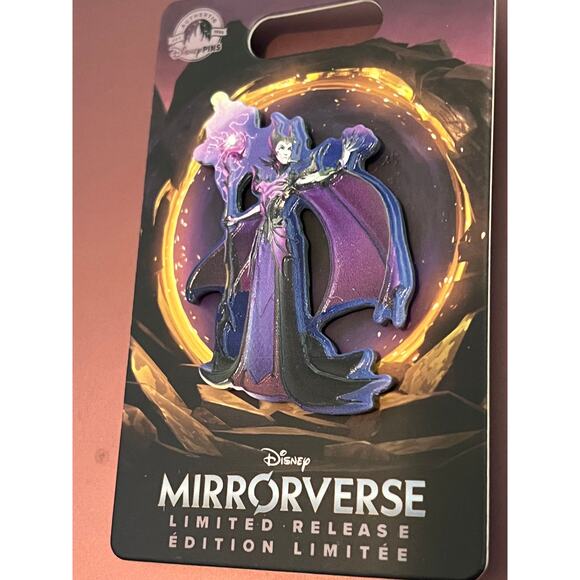 Maleficent LE Pin Mirrorverse Series - Picture 1 of 1